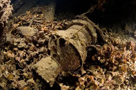 استخراج أولى القطع الأثرية من حطام سفينة بريتانك شقيقة تايتانيك وعرضها في متحف يوناني استخراج أولى القطع الأثرية من حطام سفينة بريتانك شقيقة تايتانيك وعرضها في متحف يوناني