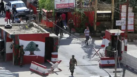 قتلى وجرحى في اشتباكات مسلحة بمخيم عين الحلوة في لبنان قتلى وجرحى في اشتباكات مسلحة بمخيم عين الحلوة في لبنان