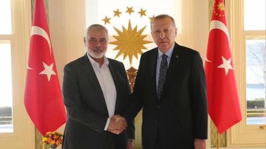 بعد تلقيه مكالمة من هنية.. أردوغان يرحب بقرار حماس بشأن الموافقة على وقف إطلاق النار في غزة بعد تلقيه مكالمة من هنية.. أردوغان يرحب بقرار حماس بشأن الموافقة على وقف إطلاق النار في غزة