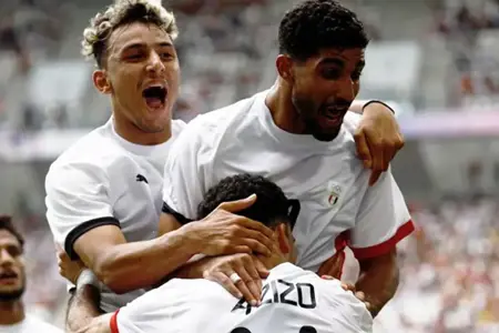 منتخب مصر لكرة القدم يهزم أسبانيا "بطل أمم أوروبا" ويتأهل للدور ربع النهائي في الأولمبياد منتخب مصر لكرة القدم يهزم أسبانيا "بطل أمم أوروبا" ويتأهل للدور ربع النهائي في الأولمبياد