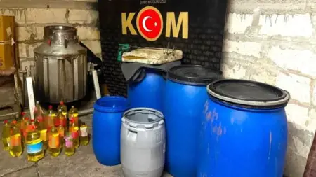 ضبط كميات كبيرة من الكحول المغشوش في مدينة يالوفا التركية ضبط كميات كبيرة من الكحول المغشوش في مدينة يالوفا التركية