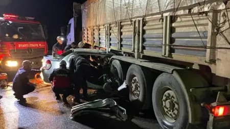 مصرع 3 أشخاص جراء حادث مروع في شانلي أورفا مصرع 3 أشخاص جراء حادث مروع في شانلي أورفا