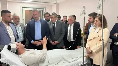 7 جرحى في  قتال بين مجموعات حزب العدالة والتنمية وحزب الشعب الجمهوري في غازي عنتاب 7 جرحى في  قتال بين مجموعات حزب العدالة والتنمية وحزب الشعب الجمهوري في غازي عنتاب