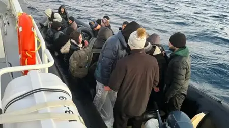 القبض على 32 مهاجرا غير نظامي في بحر إيجه القبض على 32 مهاجرا غير نظامي في بحر إيجه