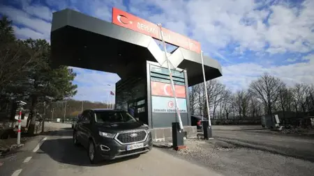 المعابر التركية البرية تشهد حركة مكثفة للمسافرين العام الماضي المعابر التركية البرية تشهد حركة مكثفة للمسافرين العام الماضي