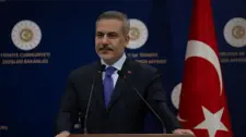 وزير الخارجية التركي يبحث هاتفياً العلاقات الثنائية مع رئيس وزراء قطر