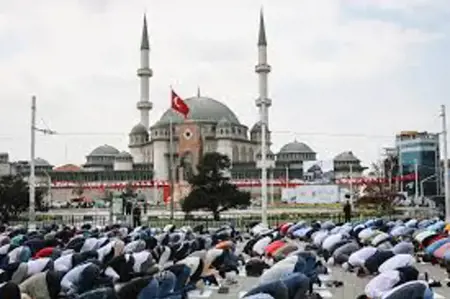 كيف يقضي المقيمون العرب يوم الجمعة في تركيا 