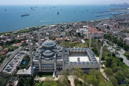 بمشاركة أردوغان ..افتتاح جامع السلطان أحمد أشهر المعالم التاريخية بإسطنبول بمشاركة أردوغان ..افتتاح جامع السلطان أحمد أشهر المعالم التاريخية بإسطنبول