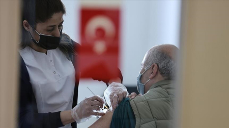 تركيا تعلن عدد الأشخاص الذين تلقوا جرعتين من لقاح كورونا