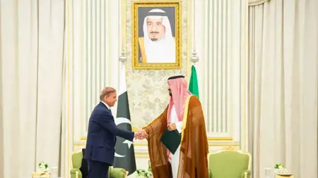 السعودية وباكستان توقعان اتفاقًا للدفاع المتبادل بعد الضربة الإسرائيلية في قطر