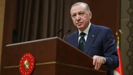 أردوغان يكرم حفظة القرآن الكريم بمسجد آيا صوفيا أردوغان يكرم حفظة القرآن الكريم بمسجد آيا صوفيا