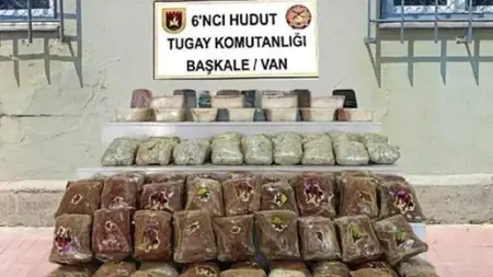 ضبط 87 كيلوغراماً من المخدرات على خط الحدود في فان ضبط 87 كيلوغراماً من المخدرات على خط الحدود في فان