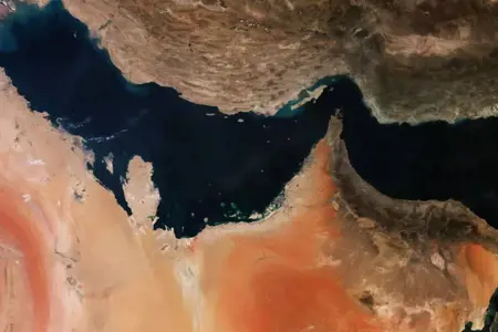 بطلب أمريكي.. الاتحاد الأوروبي يؤخّر بثّ صور الأقمار الاصطناعية فوق هرمز 24 ساعة