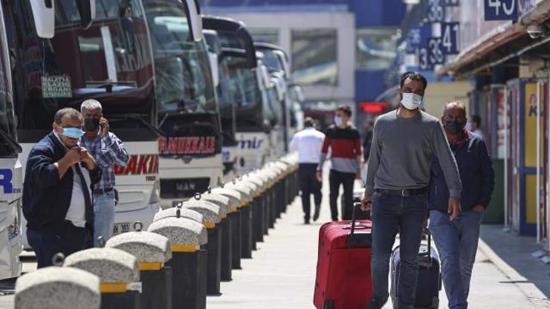 تركيا تضع سقفًا لأسعار تذاكر السفر بالحافلات.. تابع التفاصيل