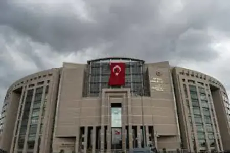 عودة مدير بلدية إسطنبول لمنصبه عقب 391 يوماً خلف القضبان