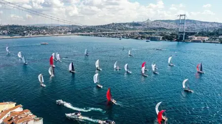 إعادة فتح مضيق البوسفور أمام حركة السفن بعد توقفه لمدة 9 ساعات إعادة فتح مضيق البوسفور أمام حركة السفن بعد توقفه لمدة 9 ساعات