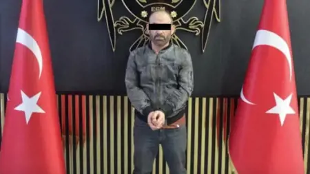 السلطات التركية تعتقل مسؤول كبير في داعش مختبئ بإسنيورت السلطات التركية تعتقل مسؤول كبير في داعش مختبئ بإسنيورت