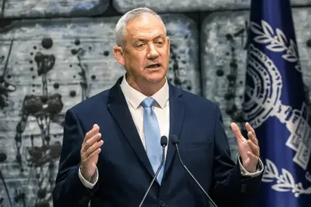 غانتس يطرح مواضيع حساسة بشأن الحرب على غزة غانتس يطرح مواضيع حساسة بشأن الحرب على غزة