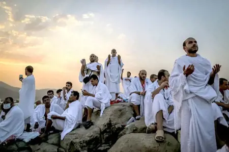 فضل يوم عرفة.. صوم ودعاء مستجاب ولا يرد أبدًا فضل يوم عرفة.. صوم ودعاء مستجاب ولا يرد أبدًا