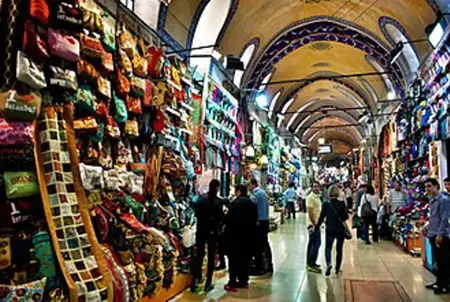 كيف حافظت البازارات على سحرها التاريخي وقوتها الاقتصادية؟