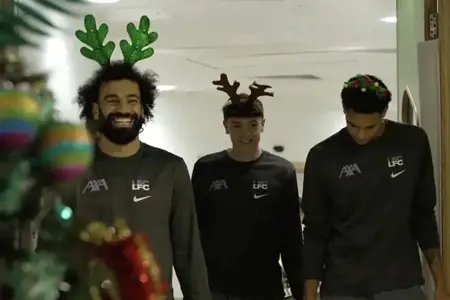 في ظل الحرب على غزة.. محمد صلاح يحتفل بالكريسماس في ظل الحرب على غزة.. محمد صلاح يحتفل بالكريسماس