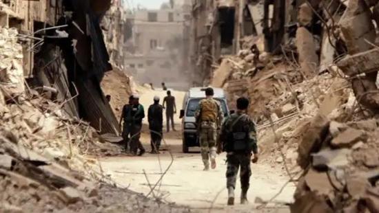 آخر التطورات في سوريا: تصعيد عسكري ونزوح متزايد