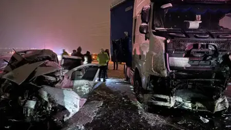 فاجعة الطريق.. 4 قتلى في تصادم مروع بين شاحنة وسيارة بأرضروم