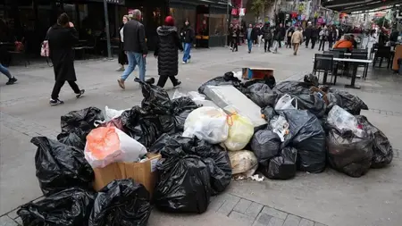 ولاية إزمير التركية تغرق في النفايات ولاية إزمير التركية تغرق في النفايات