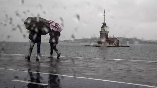 الأرصاد التركية تحذر من الأمطار الغزيرة  والرياح في هذه المناطق 