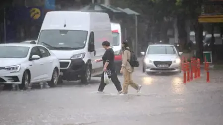 الأرصاد التركية تطلق تحذيرًا باللون الأصفر من هطول الأمطار الغزيرة لـ11 محافظة الأرصاد التركية تطلق تحذيرًا باللون الأصفر من هطول الأمطار الغزيرة لـ11 محافظة