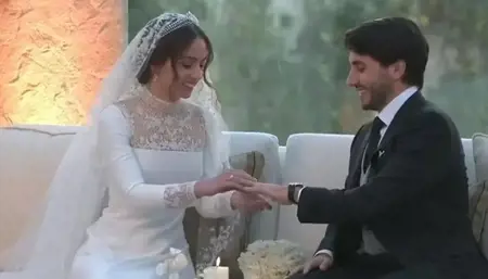ملك الأردن يحتفل بزواج كريمته " الأميرة إيمان" ملك الأردن يحتفل بزواج كريمته " الأميرة إيمان"