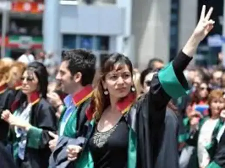 تركّز المحامين في مدينتين يثير الجدل