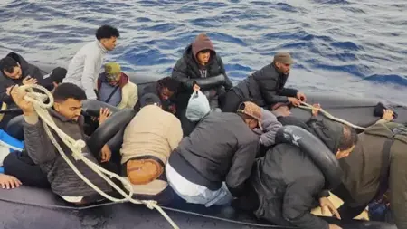 إنقاذ 24 مهاجراً غير نظامي في إزمير إنقاذ 24 مهاجراً غير نظامي في إزمير