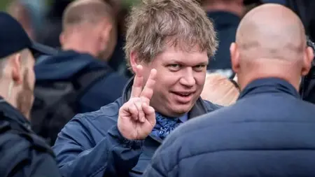 بعد حرقه القرآن الكريم في السويد.. بريطانيا تمنع يميني متطرف من دخول أراضيها  بعد حرقه القرآن الكريم في السويد.. بريطانيا تمنع يميني متطرف من دخول أراضيها