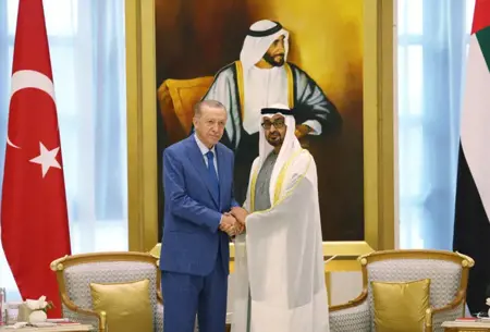 تركيا والإمارات تقرران رفع العلاقات الثنائية إلى أعلى مستوى تركيا والإمارات تقرران رفع العلاقات الثنائية إلى أعلى مستوى