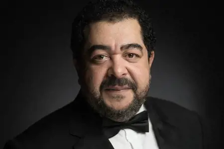 الحزن يخيم على الوسط الفني المصري بعد رحيل طارق عبد العزيز الحزن يخيم على الوسط الفني المصري بعد رحيل طارق عبد العزيز