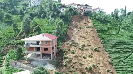 إخلاء 8 منازل بسبب الأمطار الغزيرة في ريزي إخلاء 8 منازل بسبب الأمطار الغزيرة في ريزي