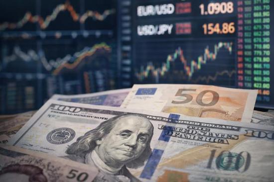 إلى أين تتجه العملات عالميًا؟ قراءة في المرحلة المقبلة