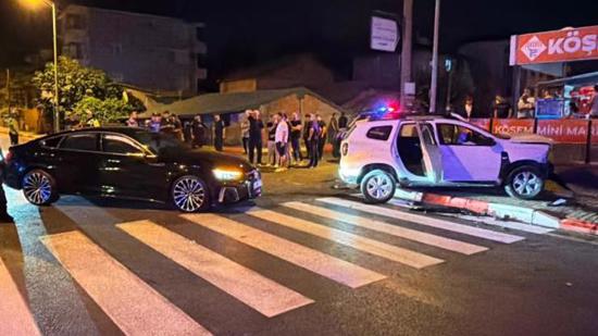 إصابة 3 شرطيين في تصادم سيارة الشرطة بمركبة في بارتين التركية