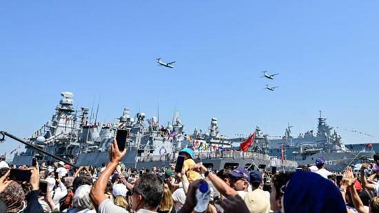 «تكنوفيست الوطن الأزرق».. إقبالٌ كثيف على مهرجان الصناعات الدفاعية التركية في غولجوك