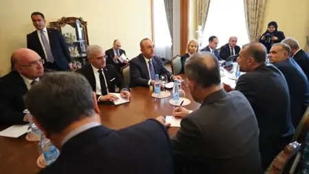 الاجتماع الرباعي يرسم "خارطة طريق جديدة" للنهوض بالعلاقات التركية السورية الاجتماع الرباعي يرسم "خارطة طريق جديدة" للنهوض بالعلاقات التركية السورية