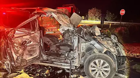 وفاة شاب وإصابة 4 بجروح خطرة في حادث على طريق إزمير-أنقرة
