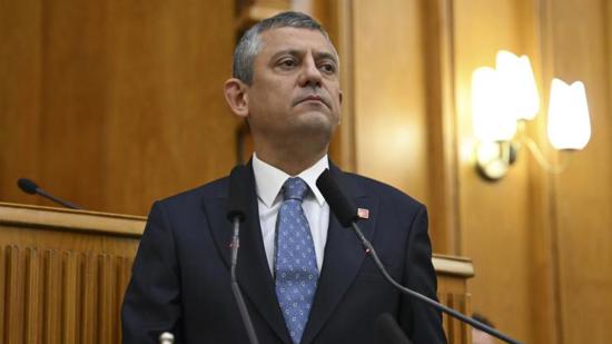 عاجل: أوزغور أوزيل يعلن تأسيس حزب جديد