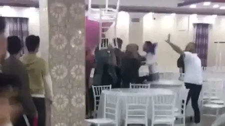 فرحة لم تتم .. شجار عنيف بين المعازيم  في حفل زفاف في بورصة فرحة لم تتم .. شجار عنيف بين المعازيم  في حفل زفاف في بورصة