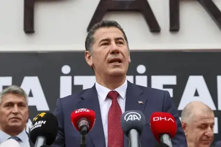 المرشح الرئاسي سنان أوغان يعد برفع الحد الأدنى للأجور إلى 30 ألف ليرة حال فوزه المرشح الرئاسي سنان أوغان يعد برفع الحد الأدنى للأجور إلى 30 ألف ليرة حال فوزه