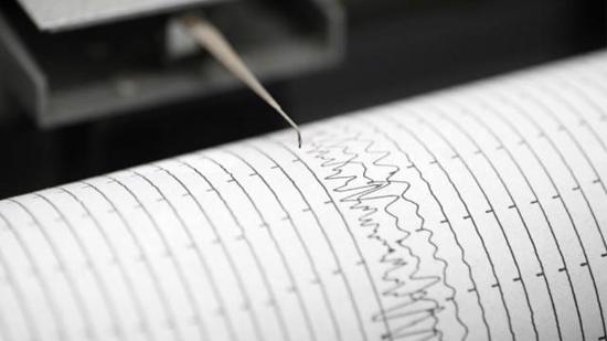 عاجل :زلزال بقوة 5.5 درجة يضرب إندونيسيا