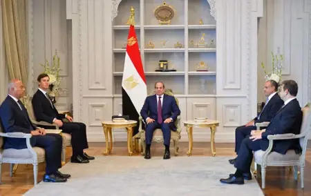 السيسي يبحث مع كوشنر تنفيذ اتفاق غزّة وتطوّرات الشرق الأوسط