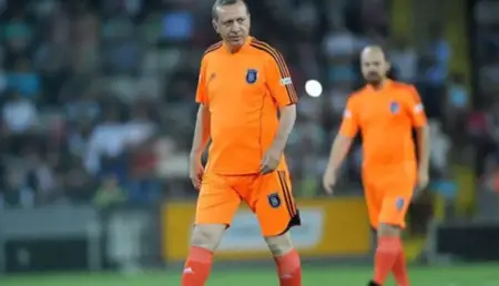 أردوغان يعلق على فوز غلطة سراي بالدوري التركي الممتاز للمرة 23 أردوغان يعلق على فوز غلطة سراي بالدوري التركي الممتاز للمرة 23