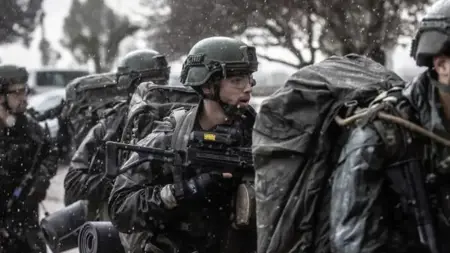 الجيش الإسرائيلي يعلن توزيع أسلحة وذخائر قرب الحدود اللبنانية الجيش الإسرائيلي يعلن توزيع أسلحة وذخائر قرب الحدود اللبنانية