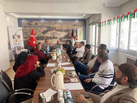 رابطة الجالية الفلسطينية في إسطنبول تعقد ورشة عمل للفلسطينيين الذين انتقلوا من دول الخليج إلى تركيا